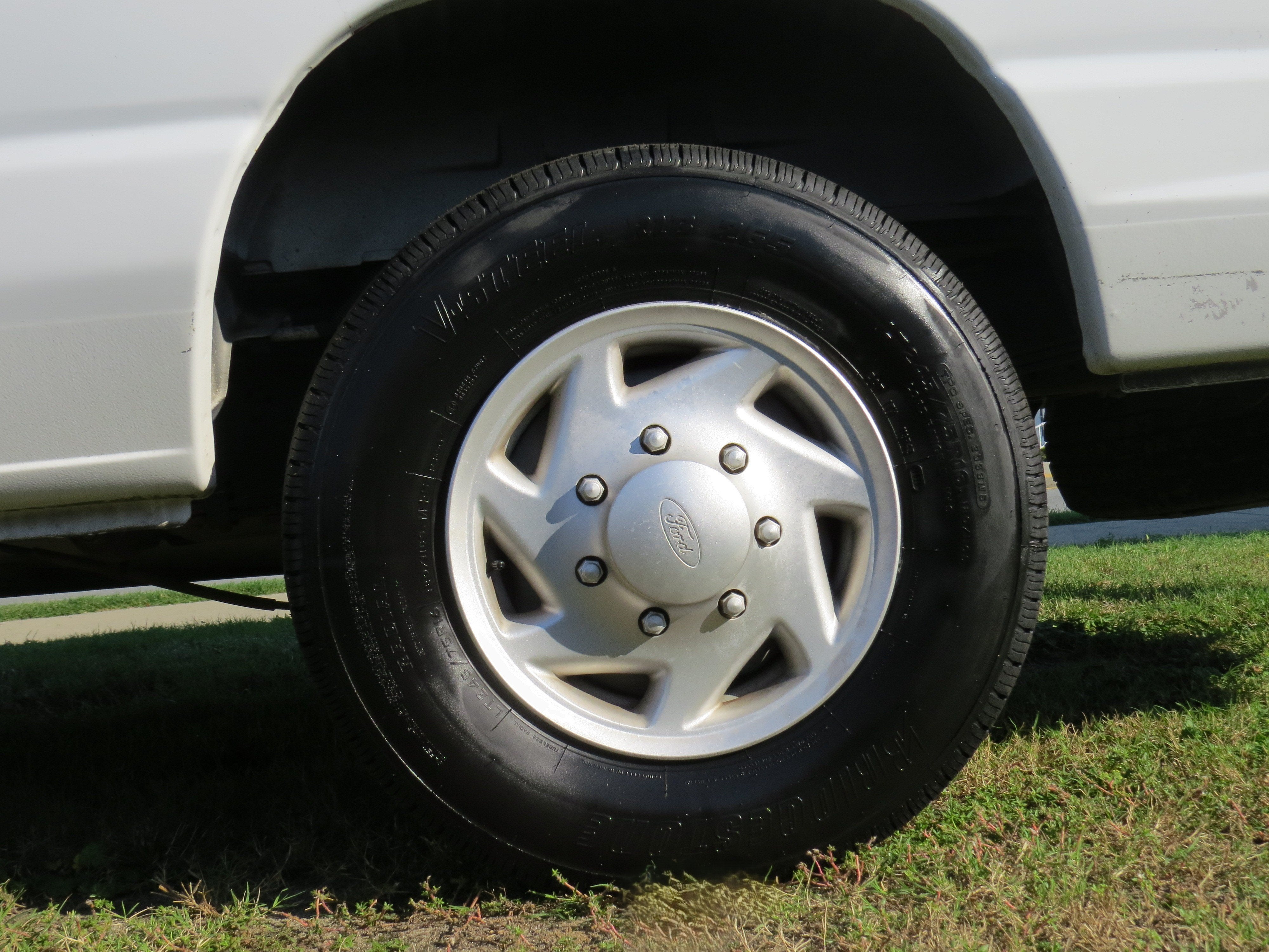 2008 Ford Econoline Wagon XL
