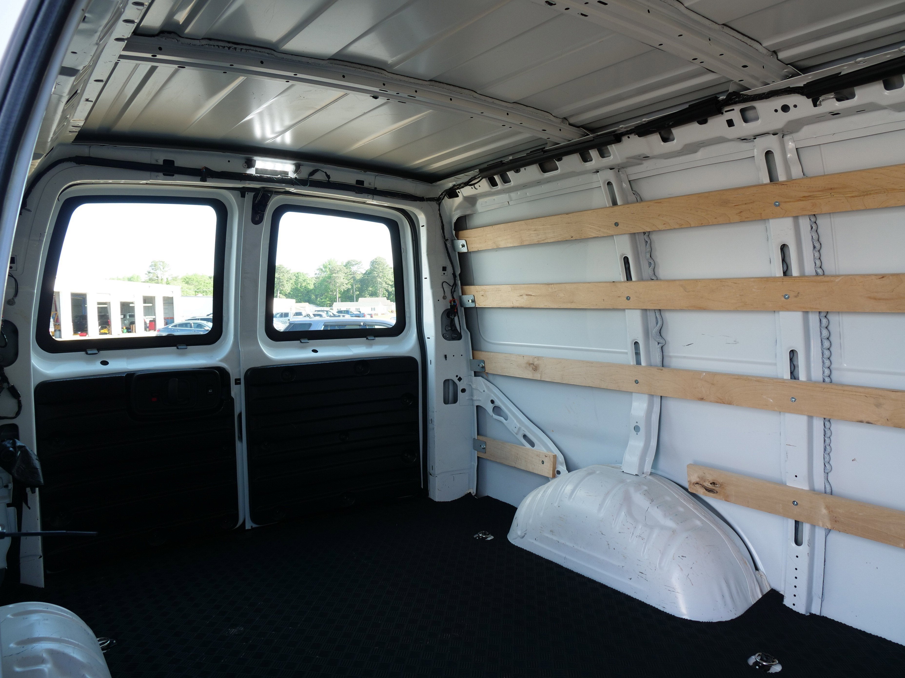 2023 GMC Savana Cargo 2500 Work Van