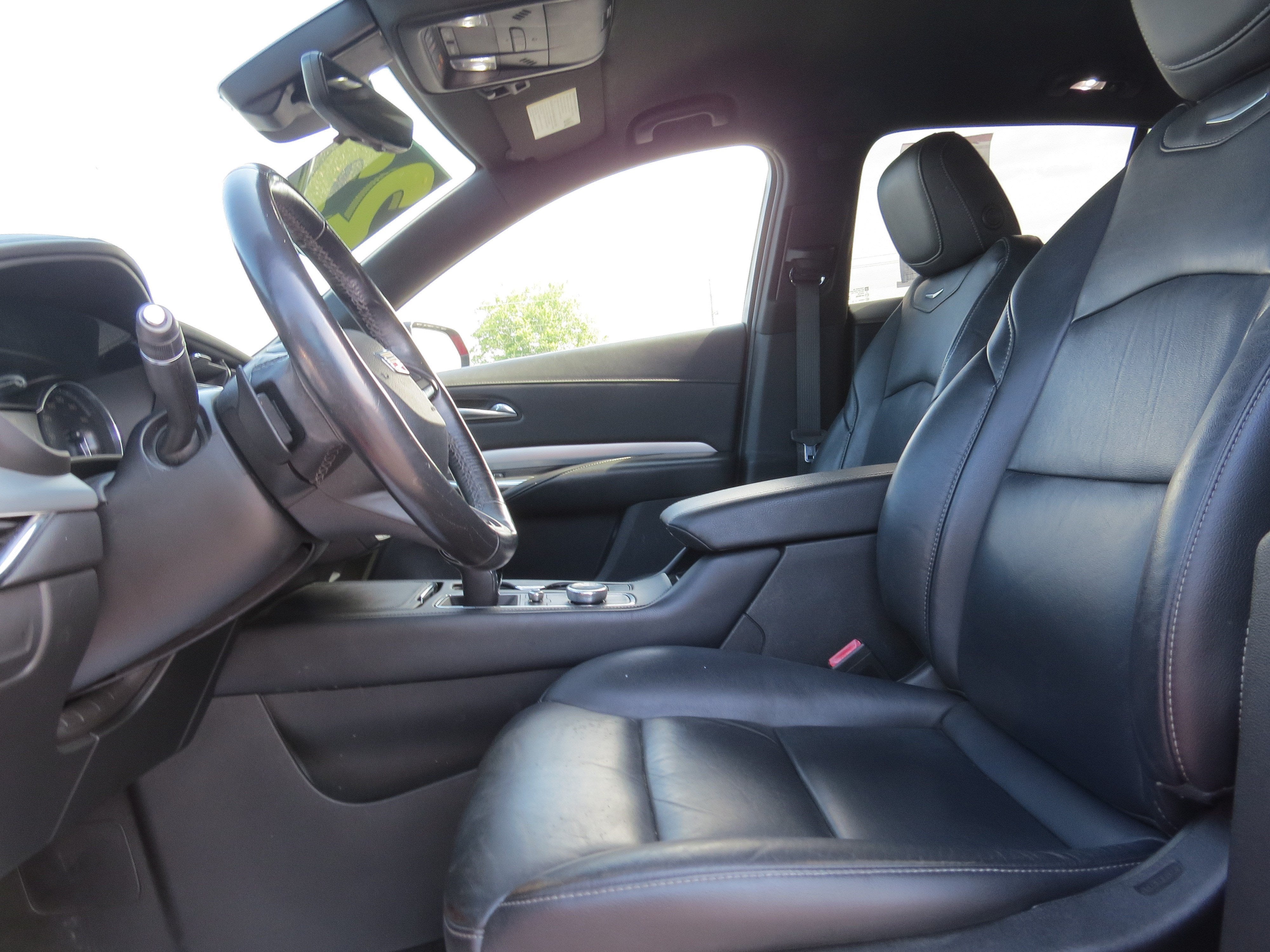 2022 Cadillac XT4 Premium Luxury
