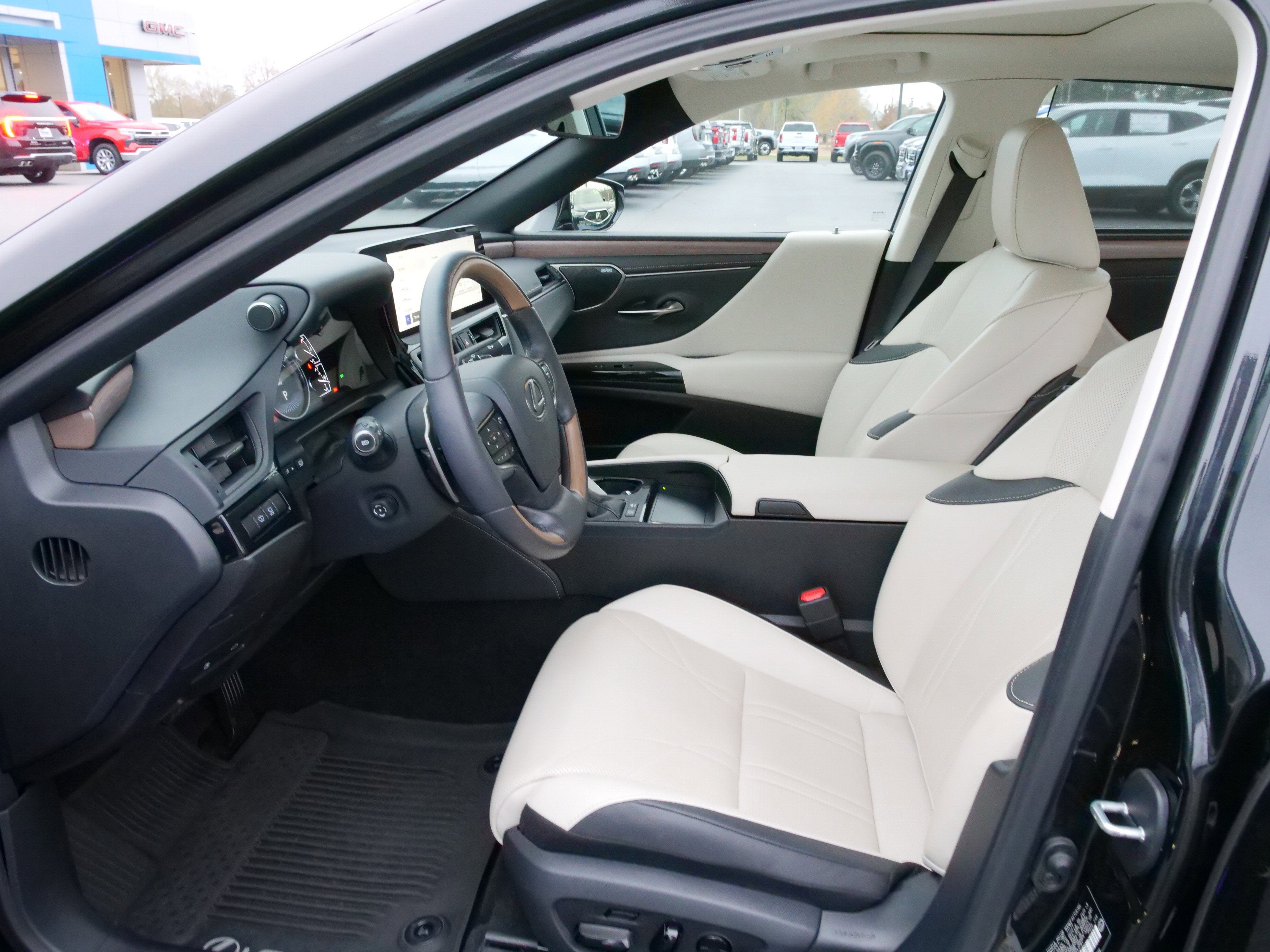 2024 Lexus ES ES 300h Ultra Luxury