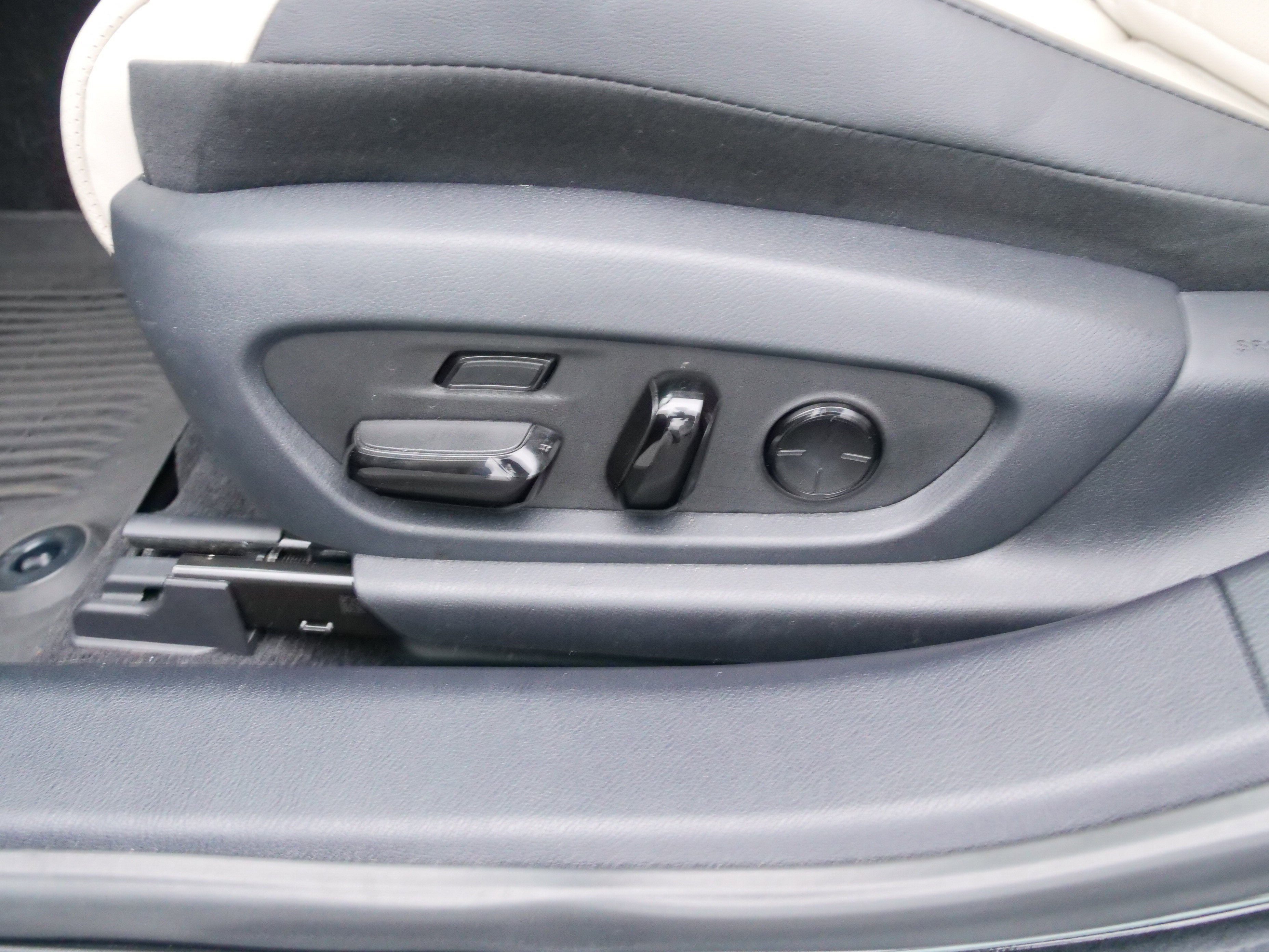 2024 Lexus ES ES 300h Ultra Luxury