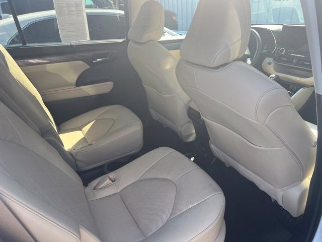 2023 Toyota Highlander Platinum