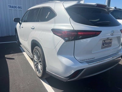 2023 Toyota Highlander Platinum