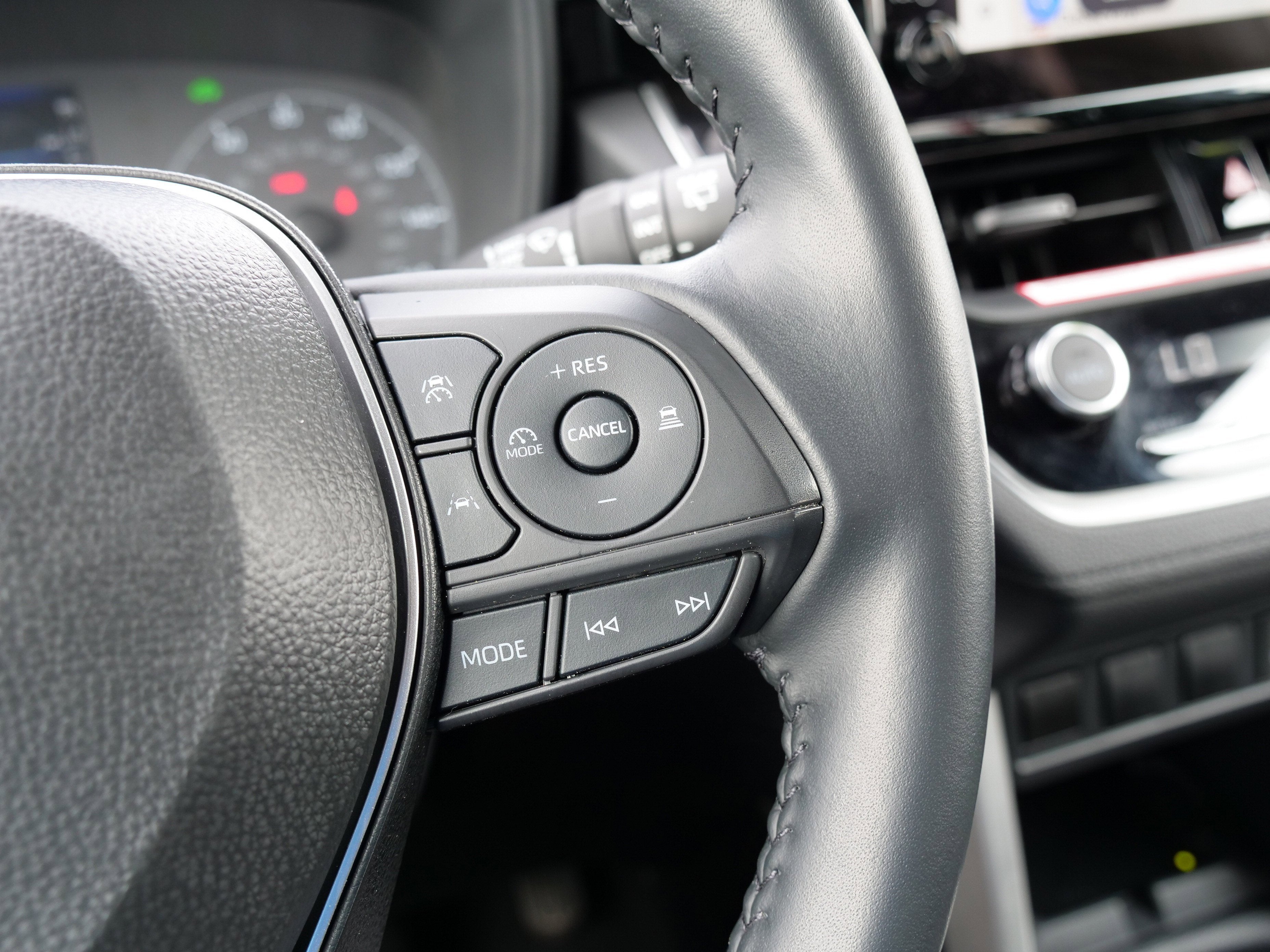 2024 Toyota Corolla Cross Hybrid SE