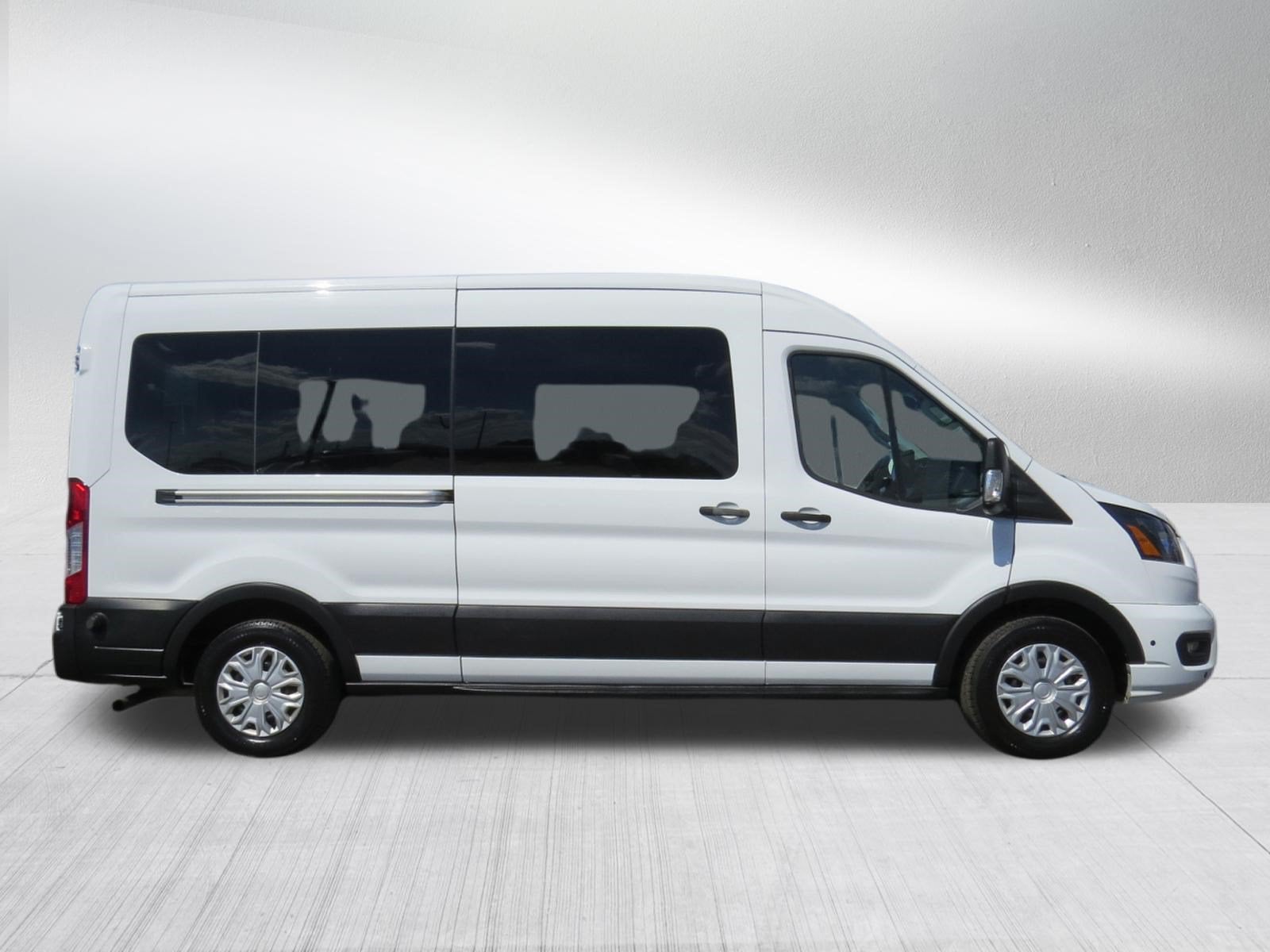 2024 Ford Transit Passenger Wagon XLT T-350 148 Med Roof RWD