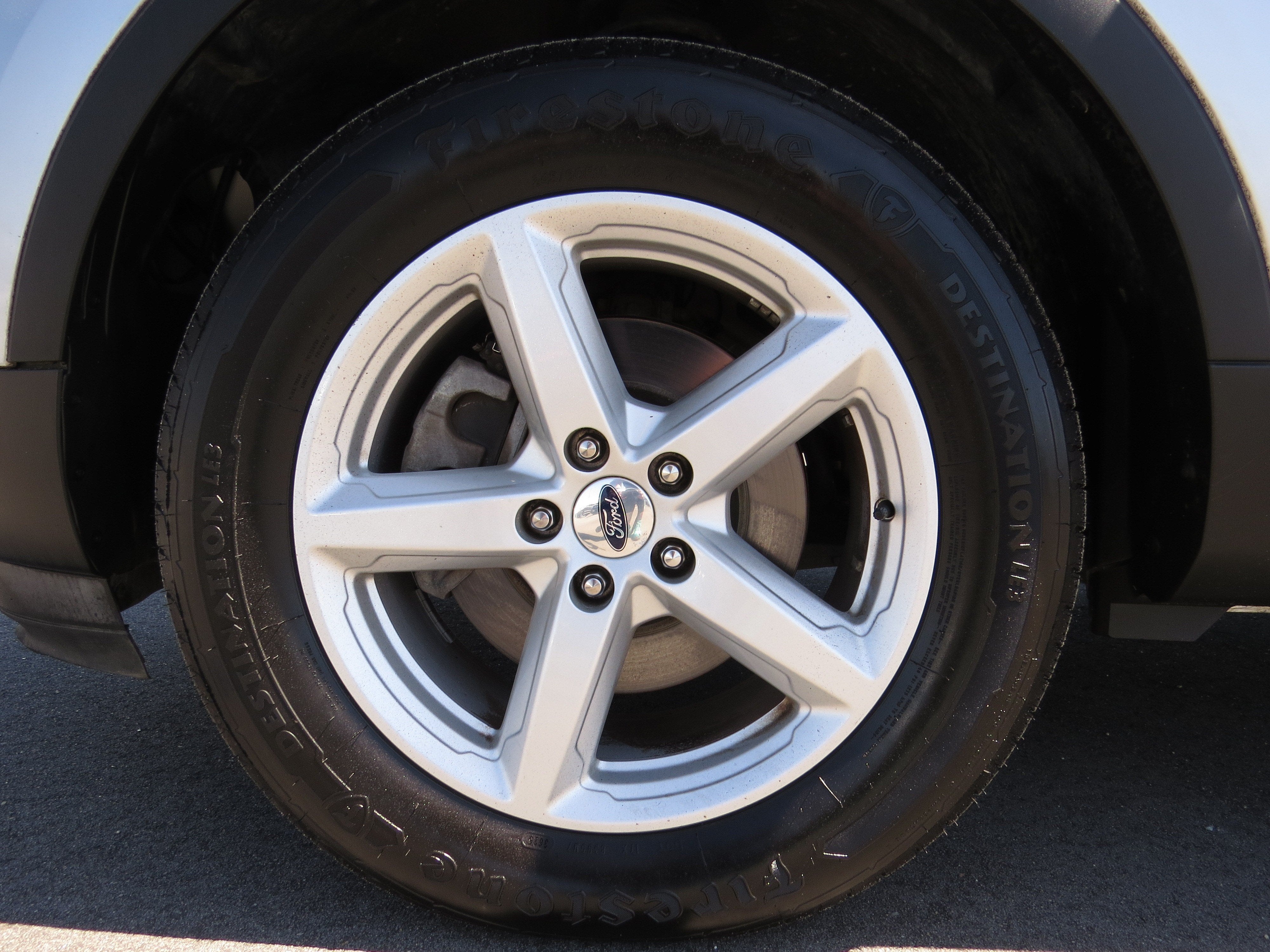 2018 Ford Explorer 4WD w/ 3rd Row