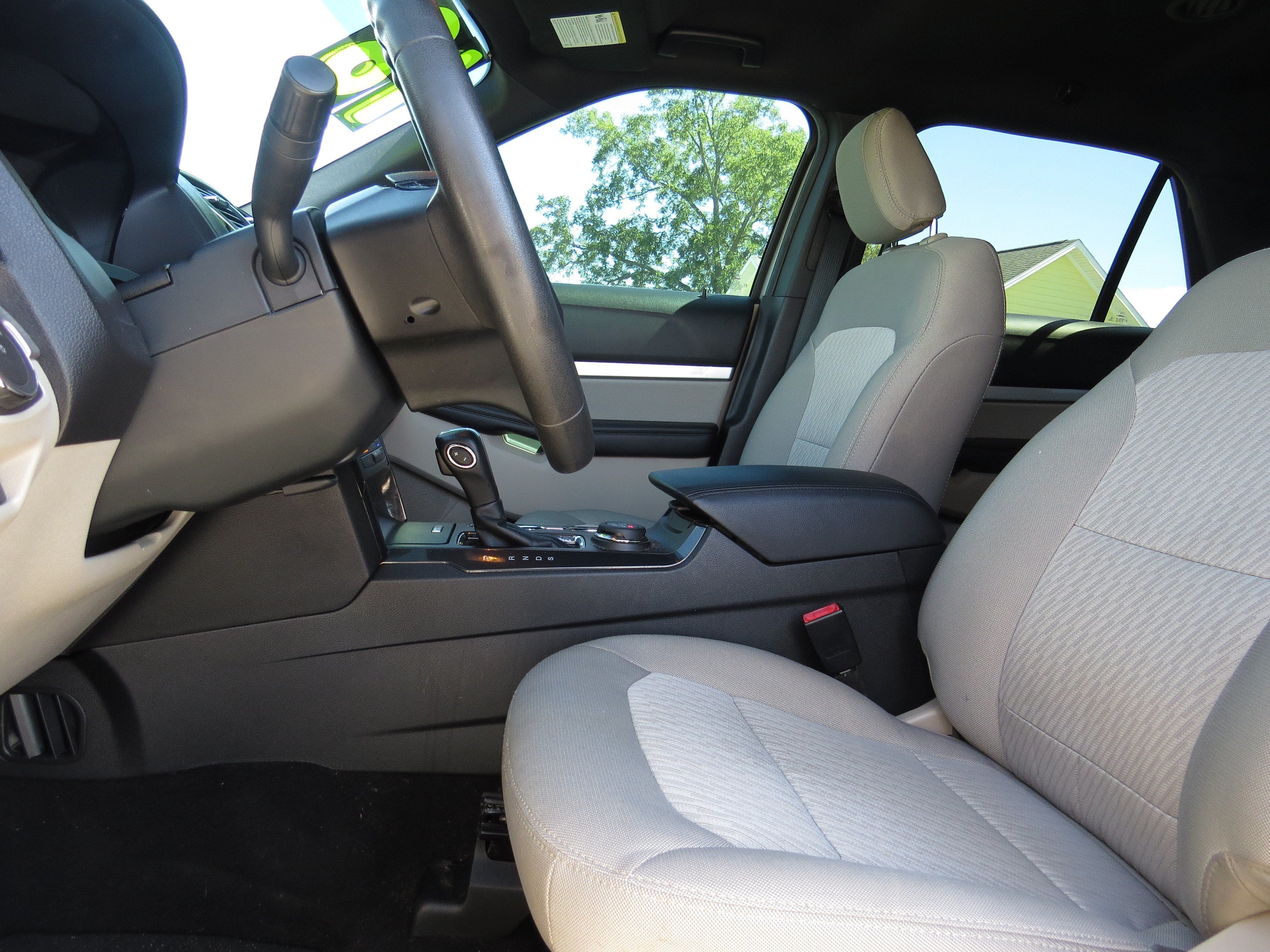 2018 Ford Explorer 4WD w/ 3rd Row