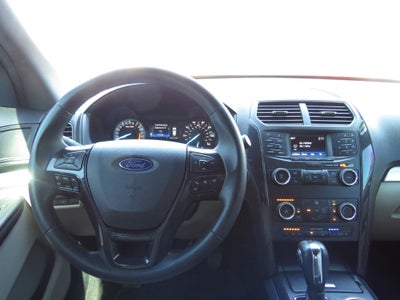 2018 Ford Explorer 4WD w/ 3rd Row