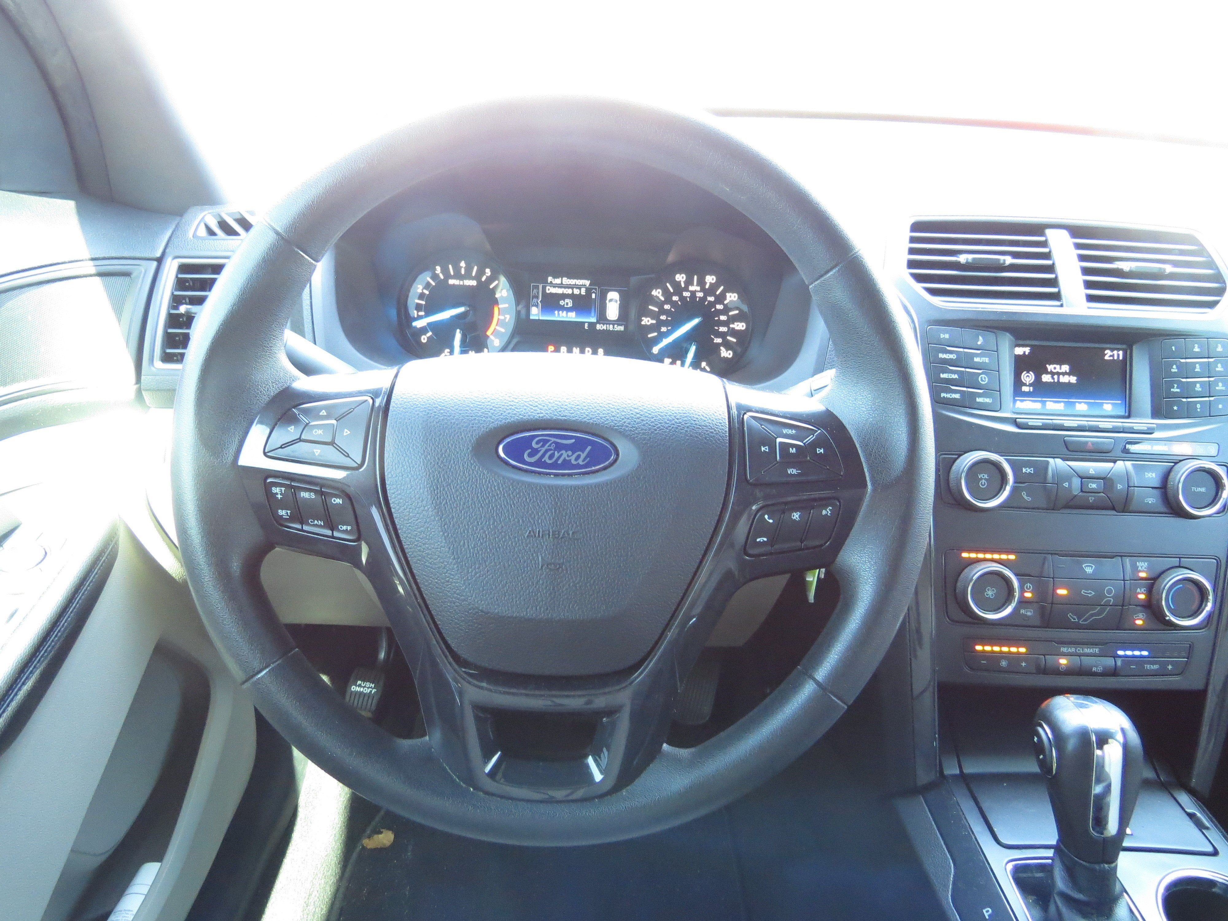 2018 Ford Explorer 4WD w/ 3rd Row