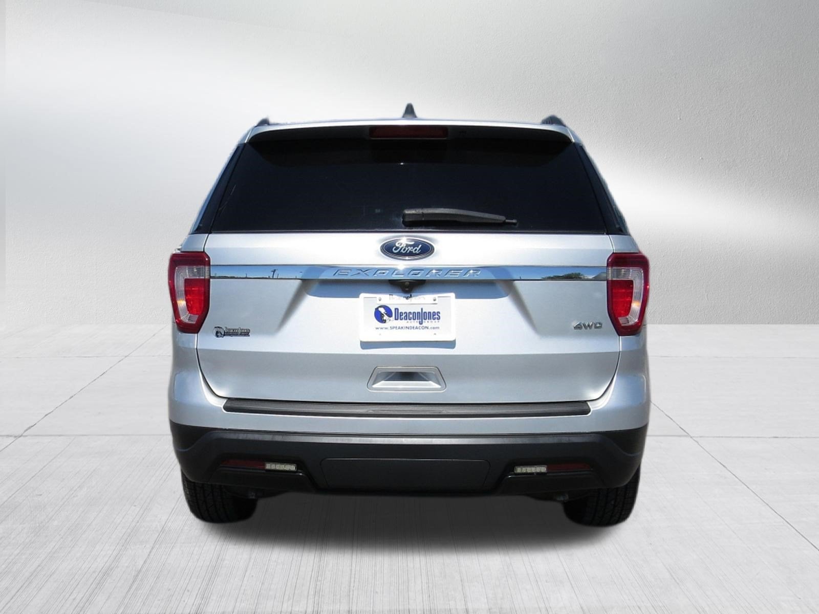 2018 Ford Explorer 4WD w/ 3rd Row