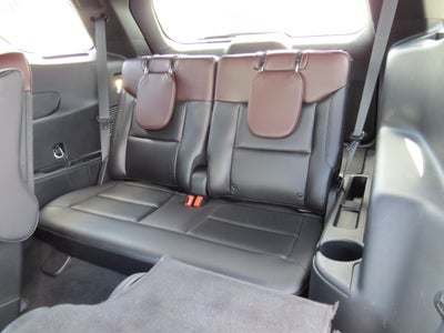 2023 Ford Explorer Platinum 4WD w/ Tech Pkg. Nav, Sunroof & 3rd Row