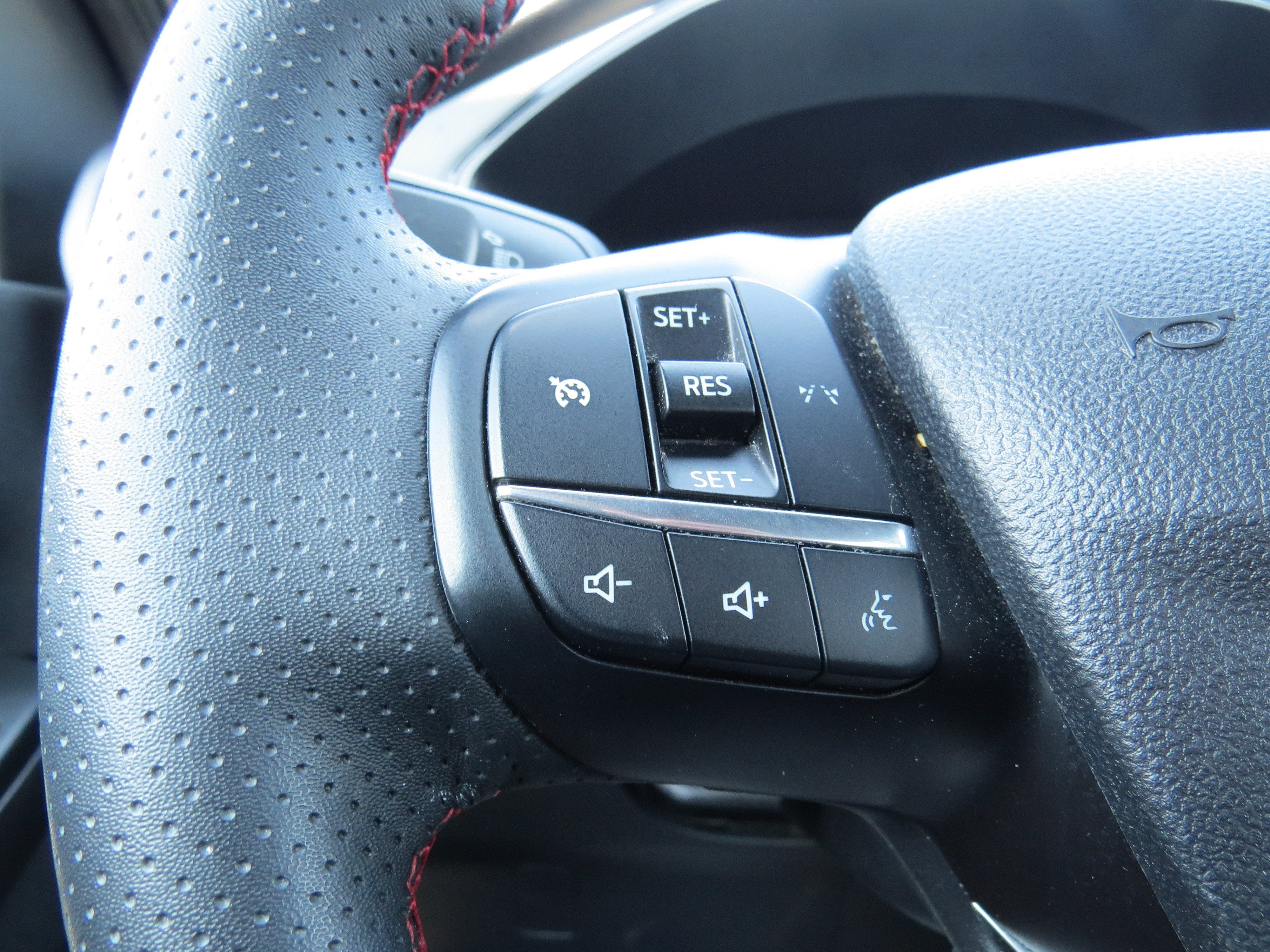 2025 Ford Escape ST-Line Select AWD