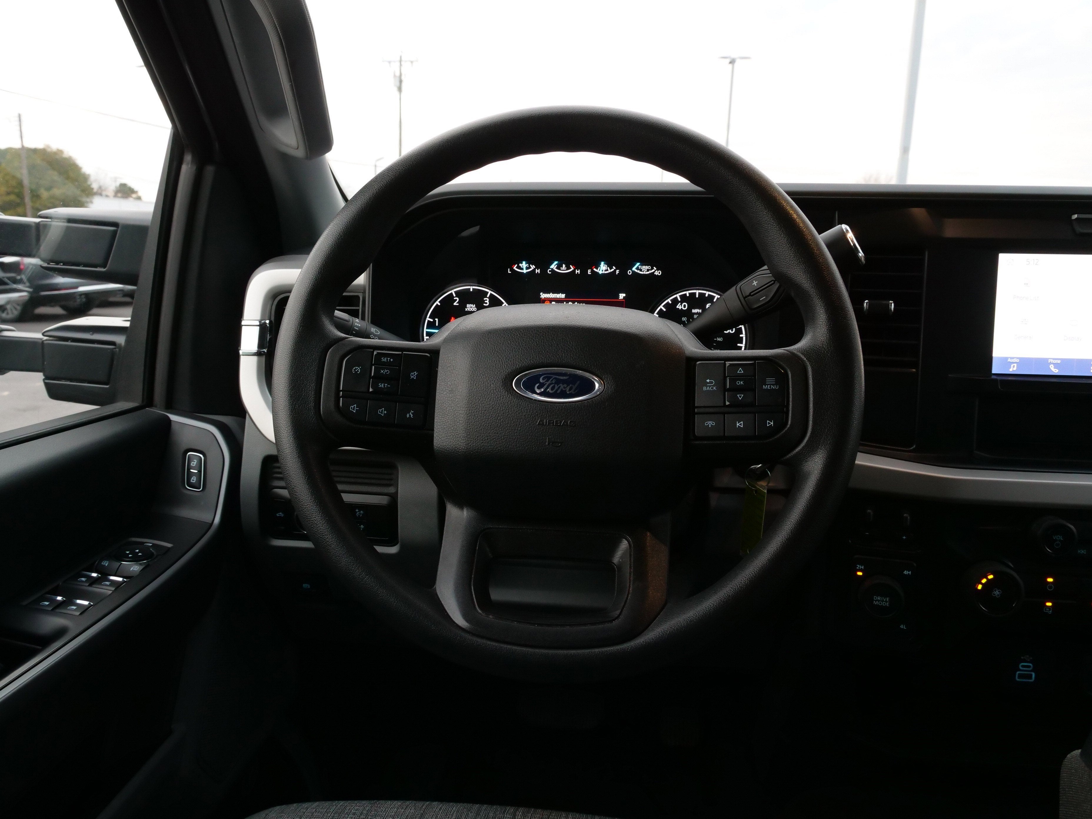 2025 Ford Super Duty F-250 SRW Base