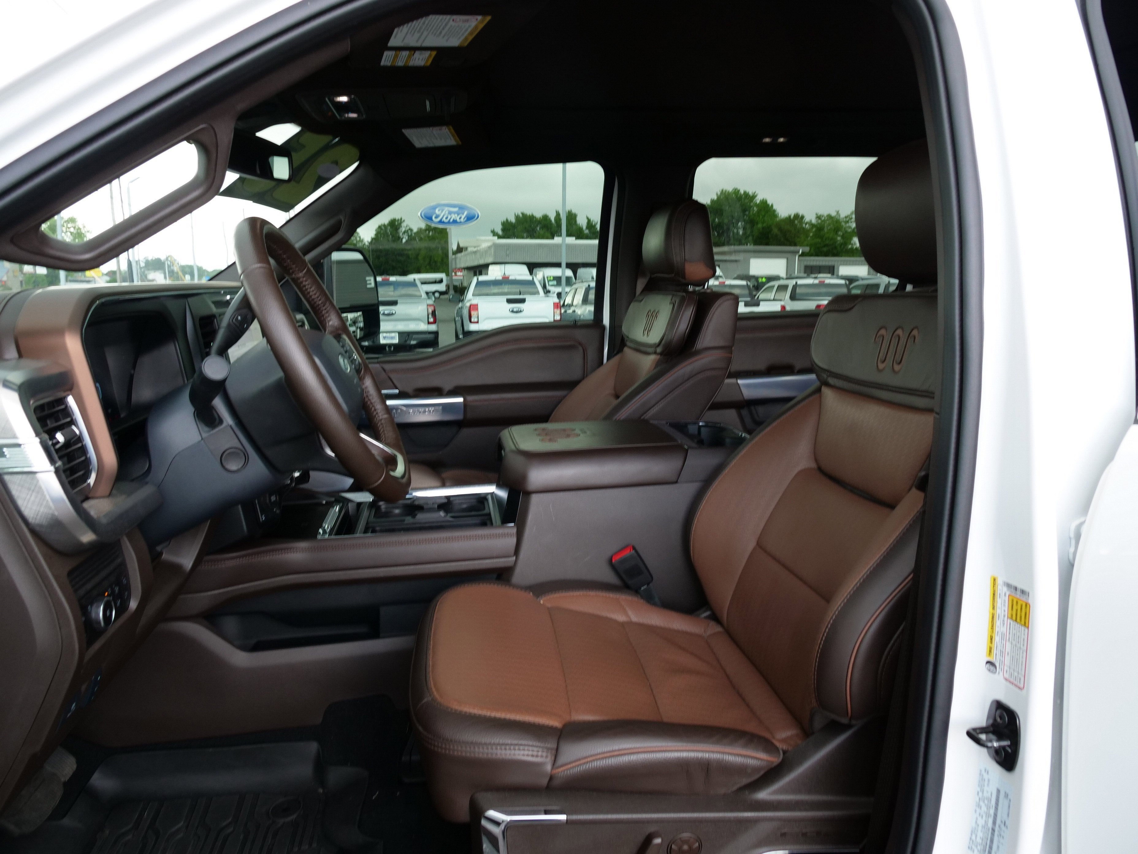 2025 Ford Super Duty F-250 SRW Base