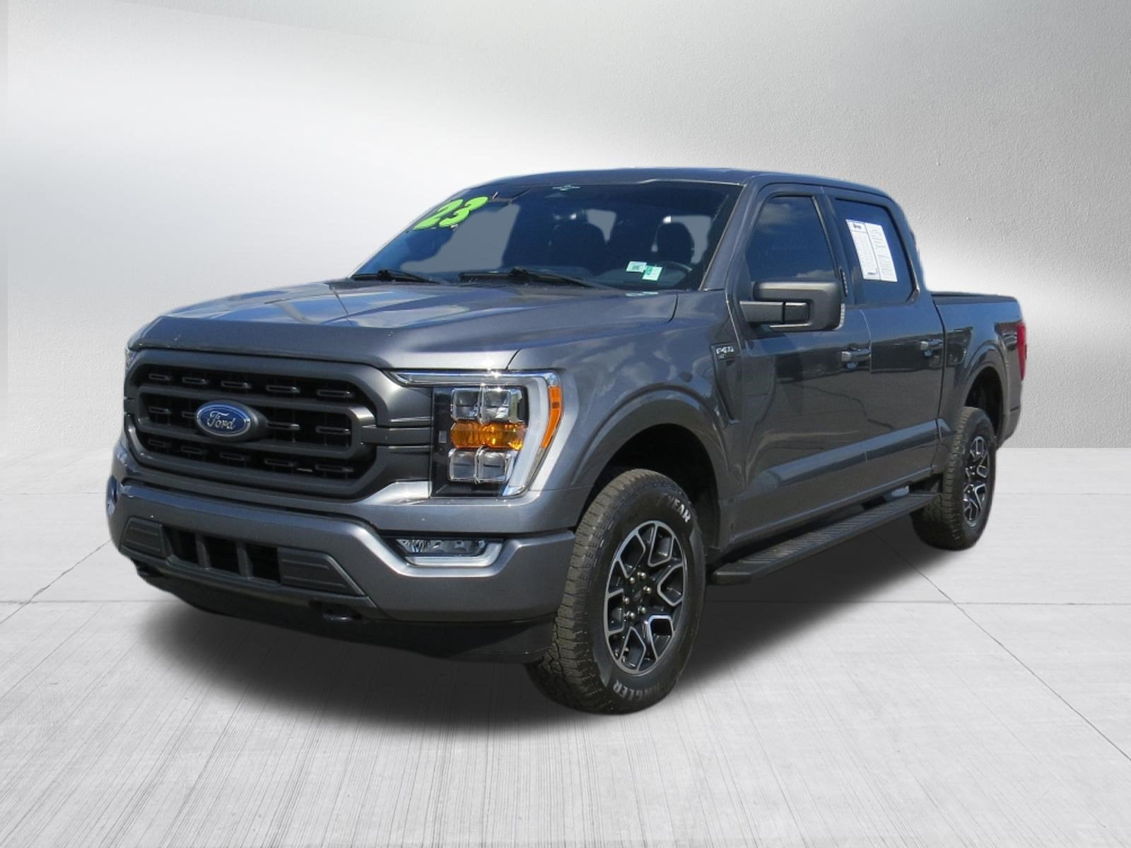 2023 Ford F-150 XLT 4WD SuperCrew w/ Sport Appearance Pkg.