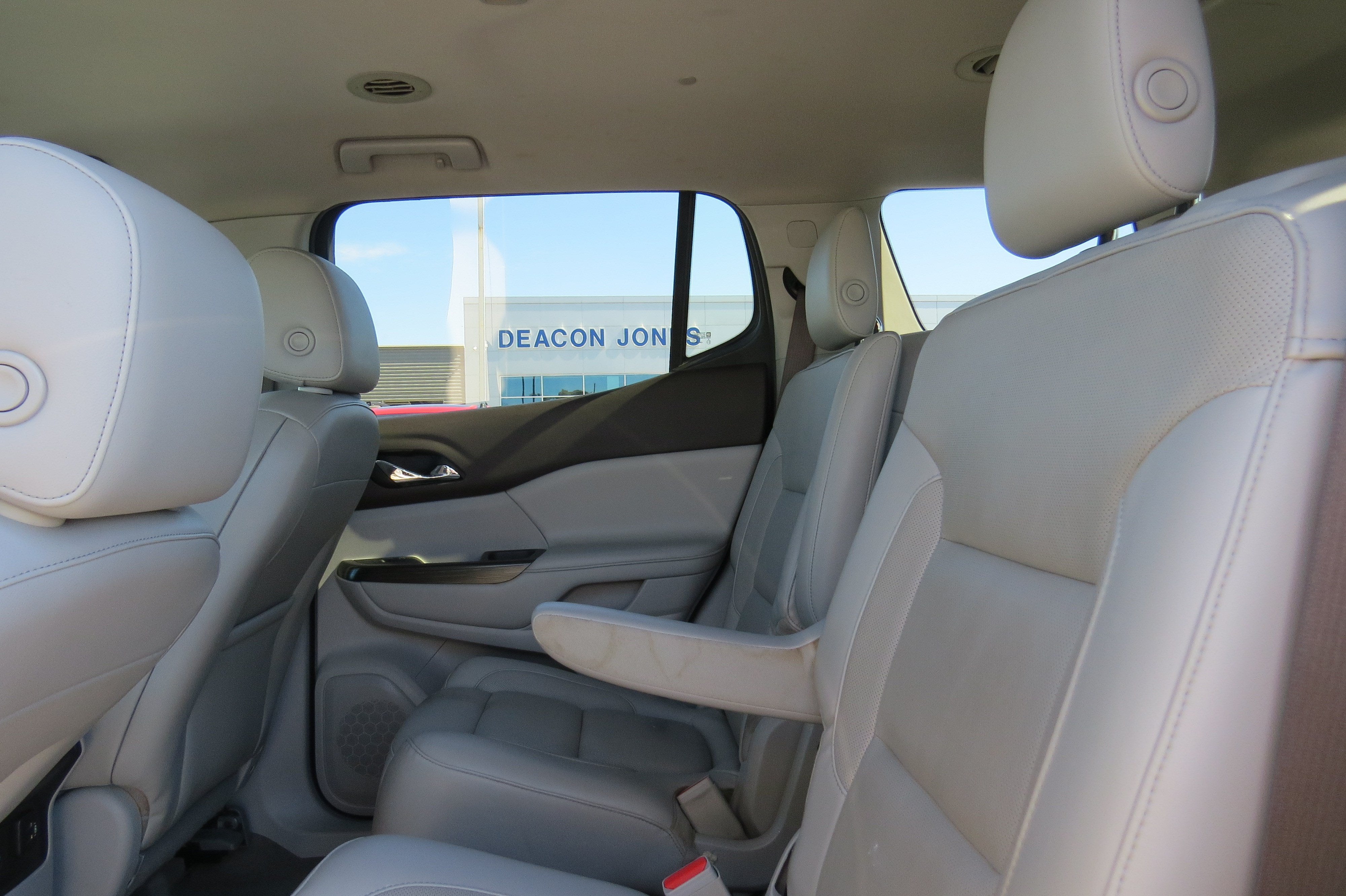2017 GMC Acadia SLT AWD w/ 3rd Row