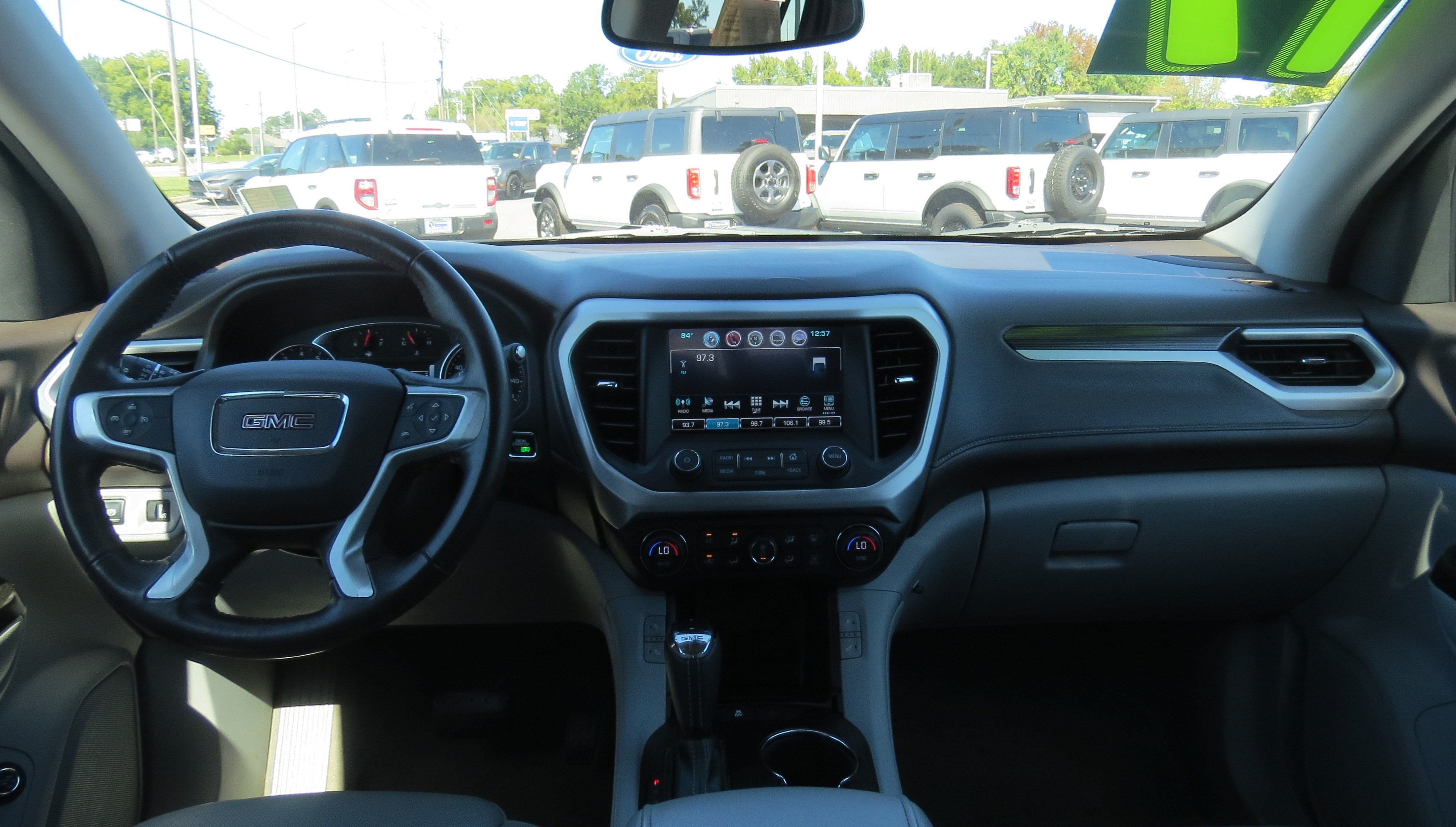 2017 GMC Acadia SLT AWD w/ 3rd Row