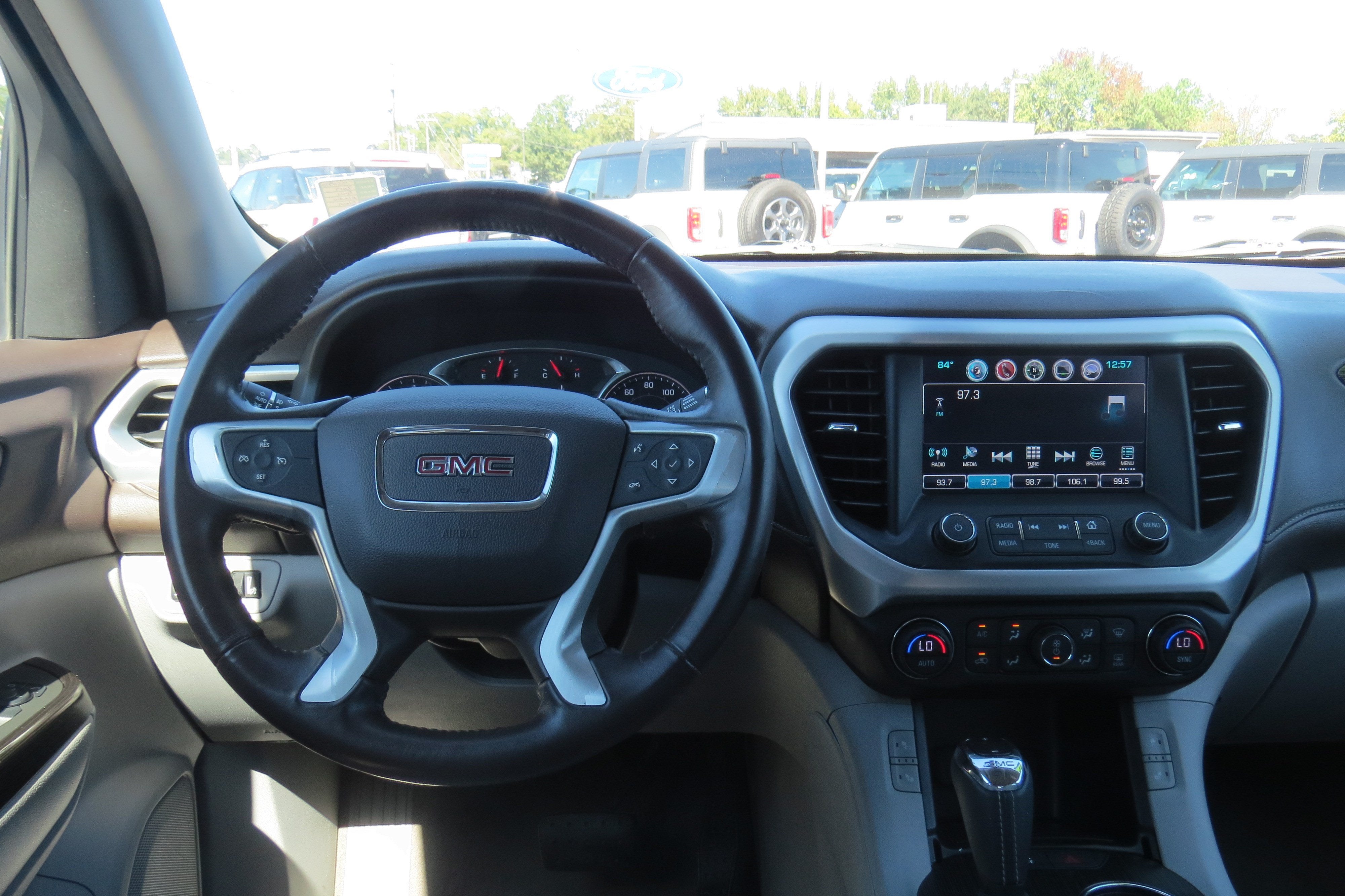 2017 GMC Acadia SLT AWD w/ 3rd Row