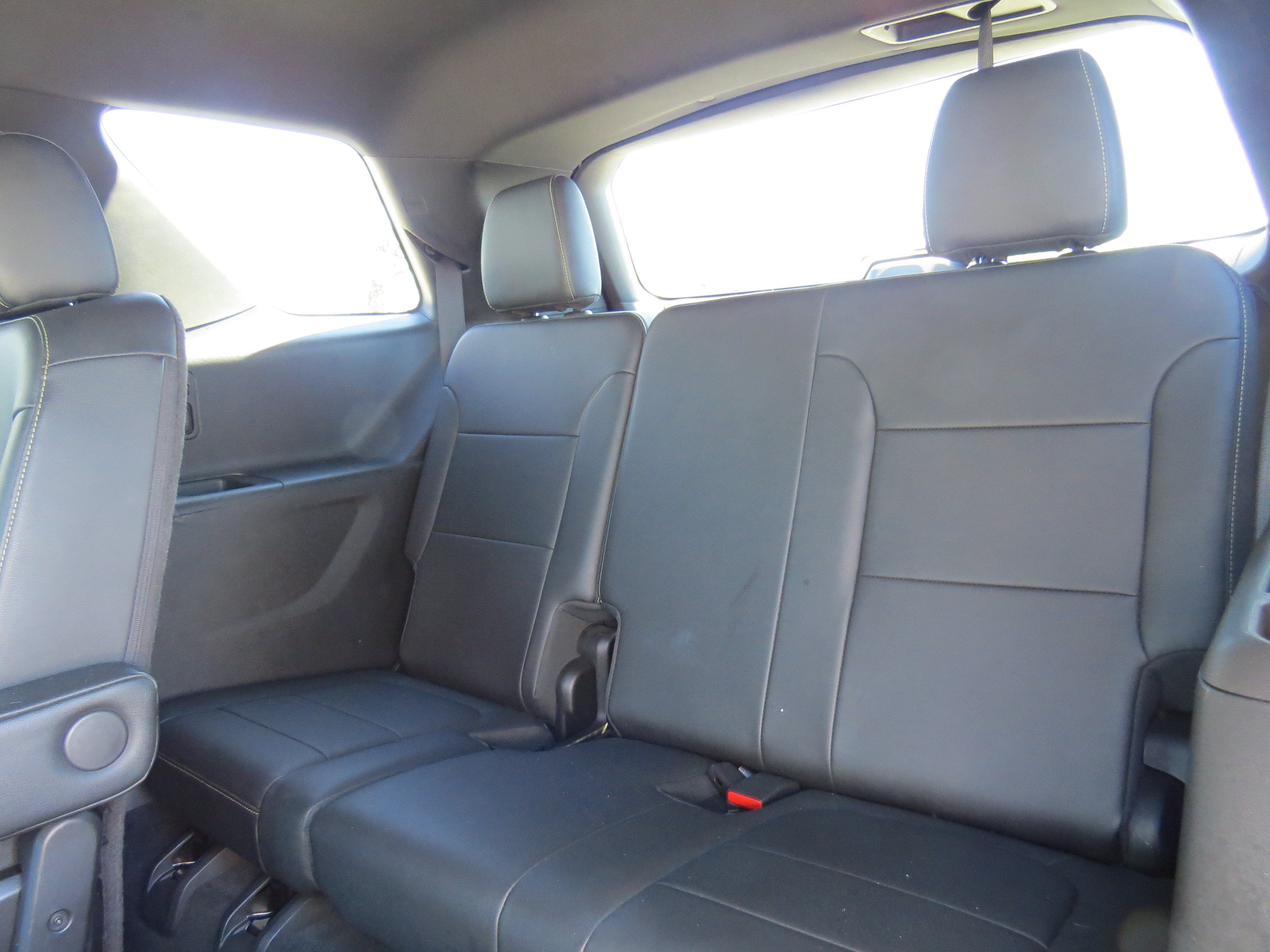 2022 Chevrolet Traverse LT Leather AWD w/ 3rd Row