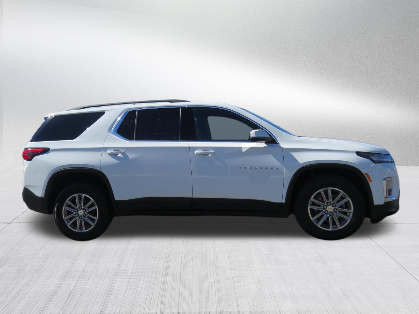 2022 Chevrolet Traverse LT Leather AWD w/ 3rd Row