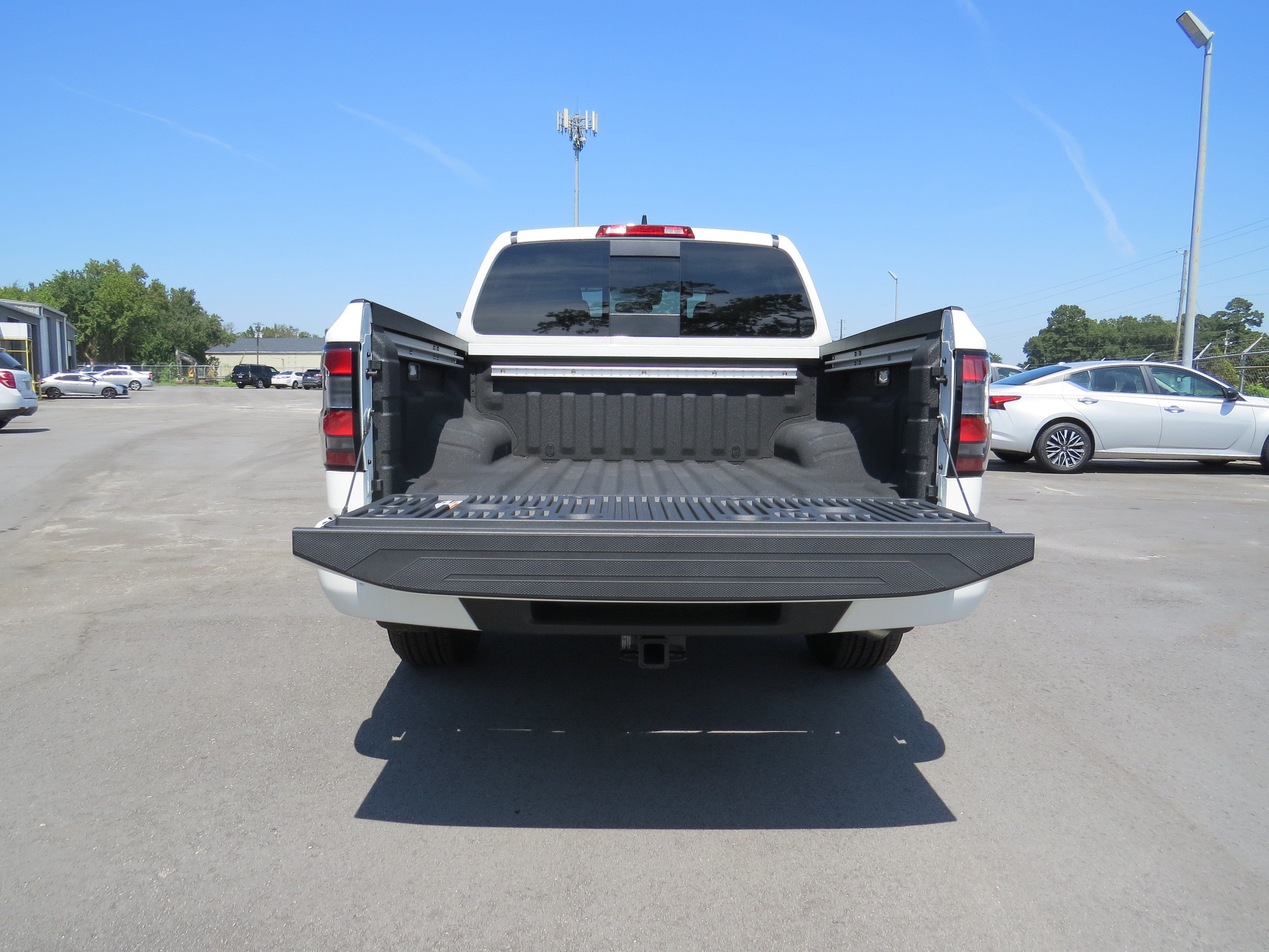 2025 Nissan Frontier SV 2WD
