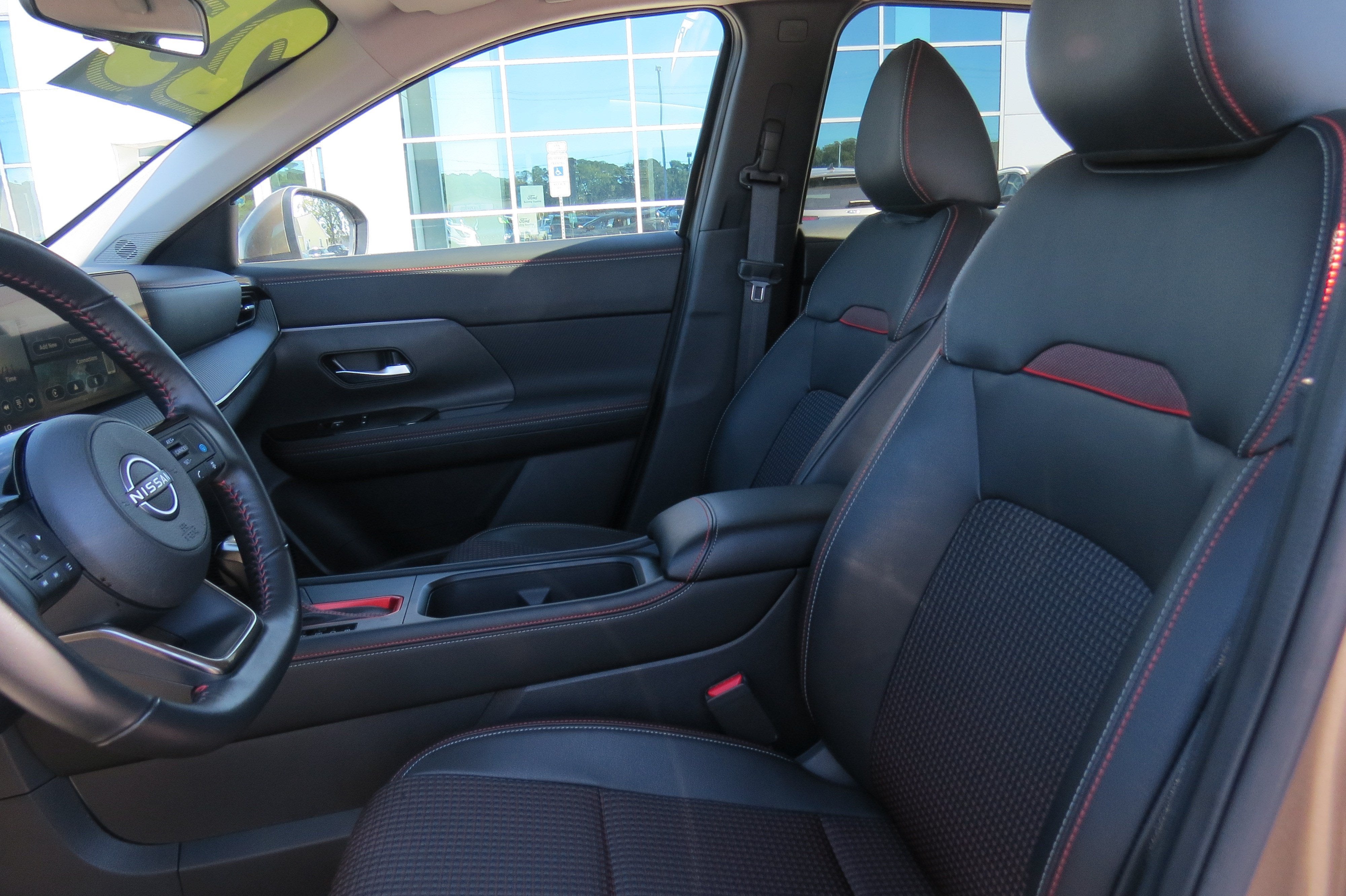 2025 Nissan Kicks SR AWD