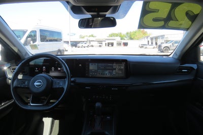 2025 Nissan Kicks SR AWD