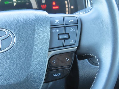 2025 Toyota Camry SE Hybrid w/ Convenience Package & Sunroof