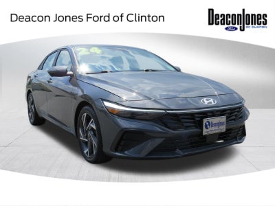 2024 Hyundai Elantra Limited w/ Sunroof
