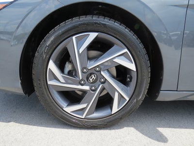 2024 Hyundai Elantra Limited w/ Sunroof