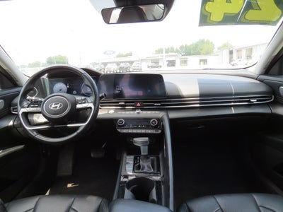 2024 Hyundai Elantra Limited w/ Sunroof