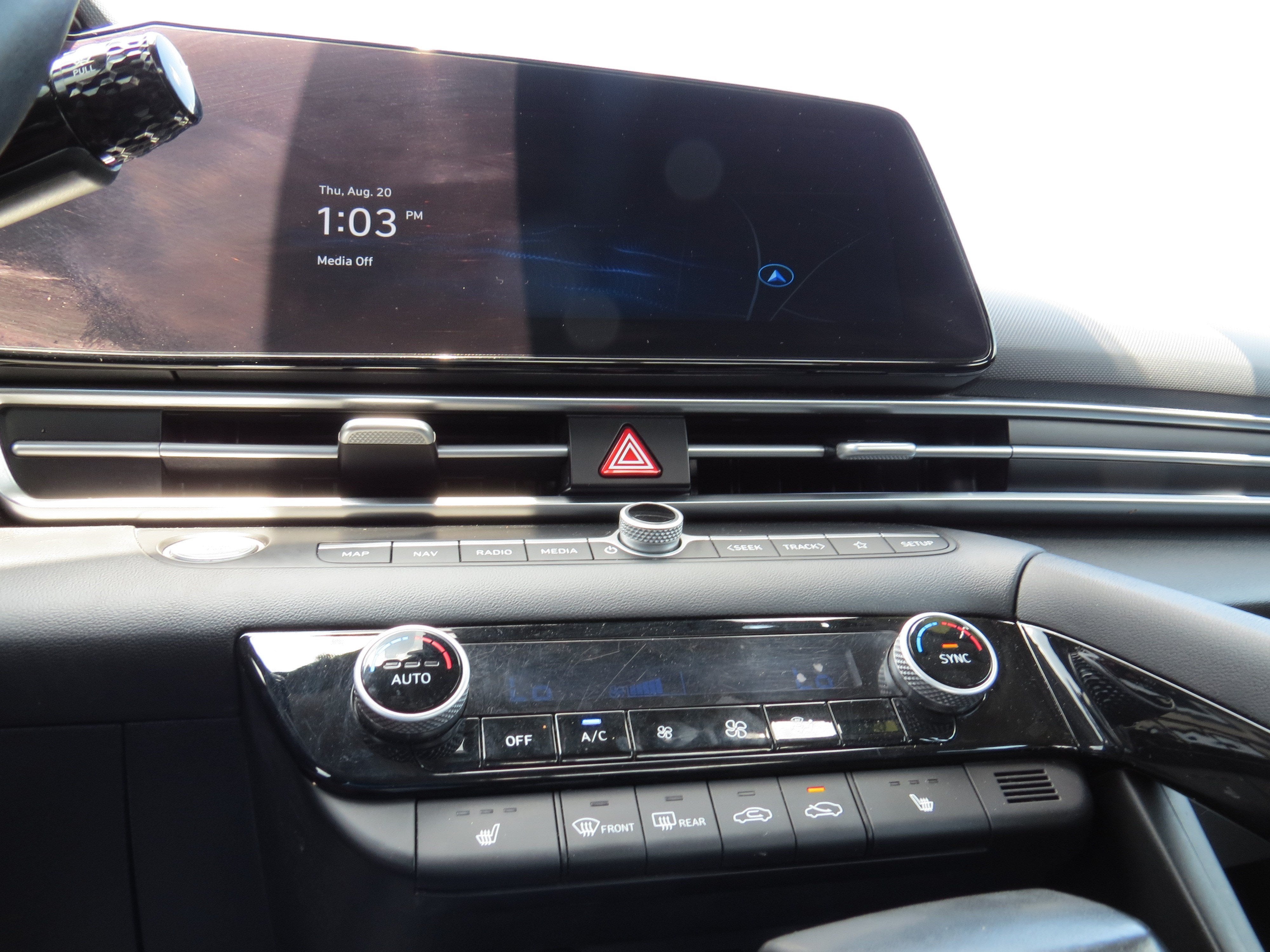 2024 Hyundai Elantra Limited w/ Sunroof