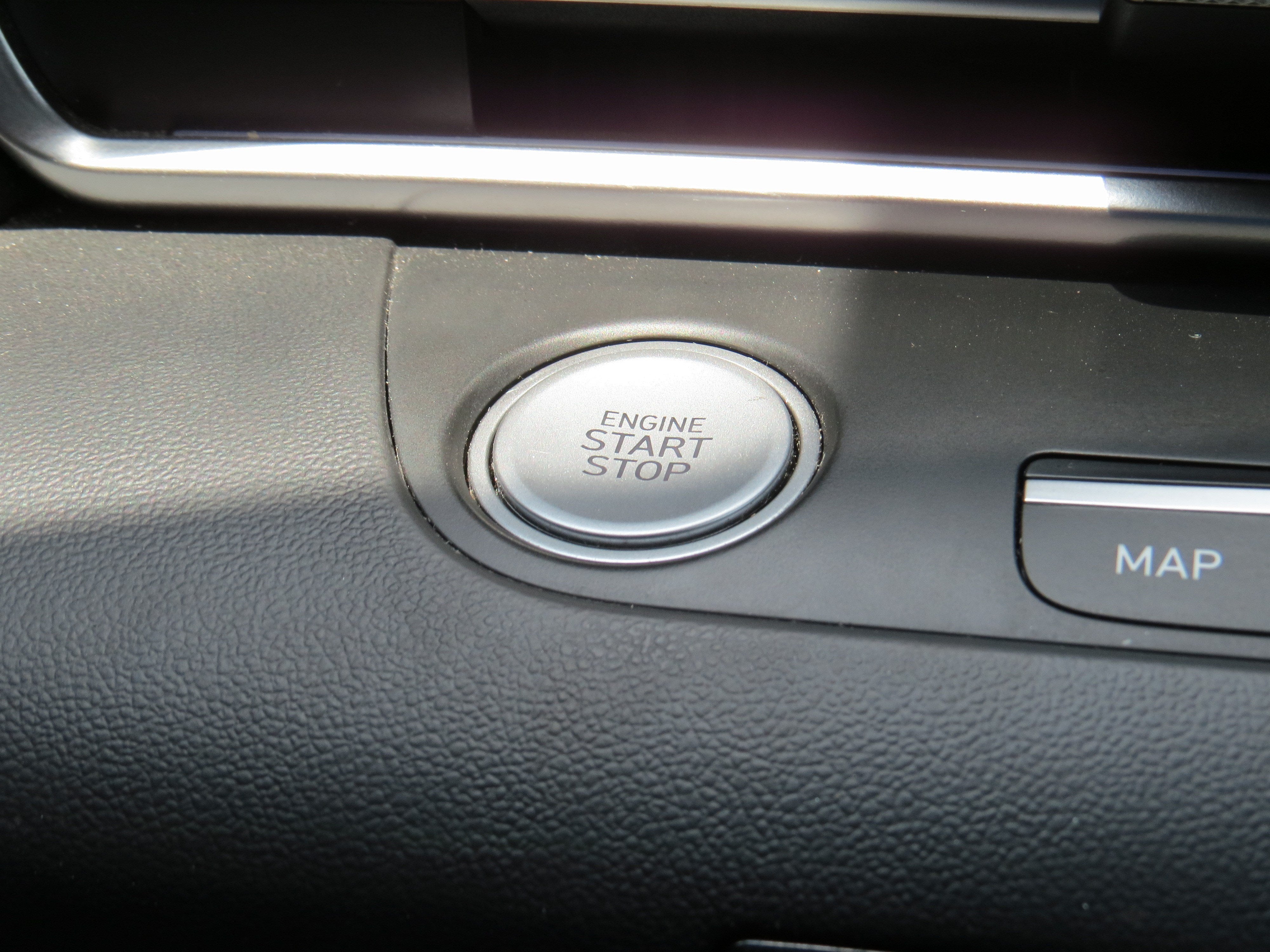 2024 Hyundai Elantra Limited w/ Sunroof