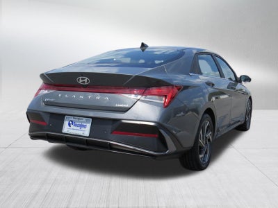 2024 Hyundai Elantra Limited w/ Sunroof