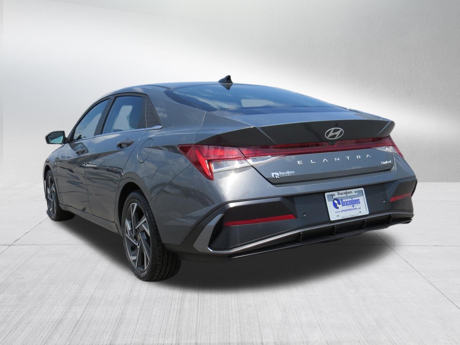 2024 Hyundai Elantra Limited w/ Sunroof