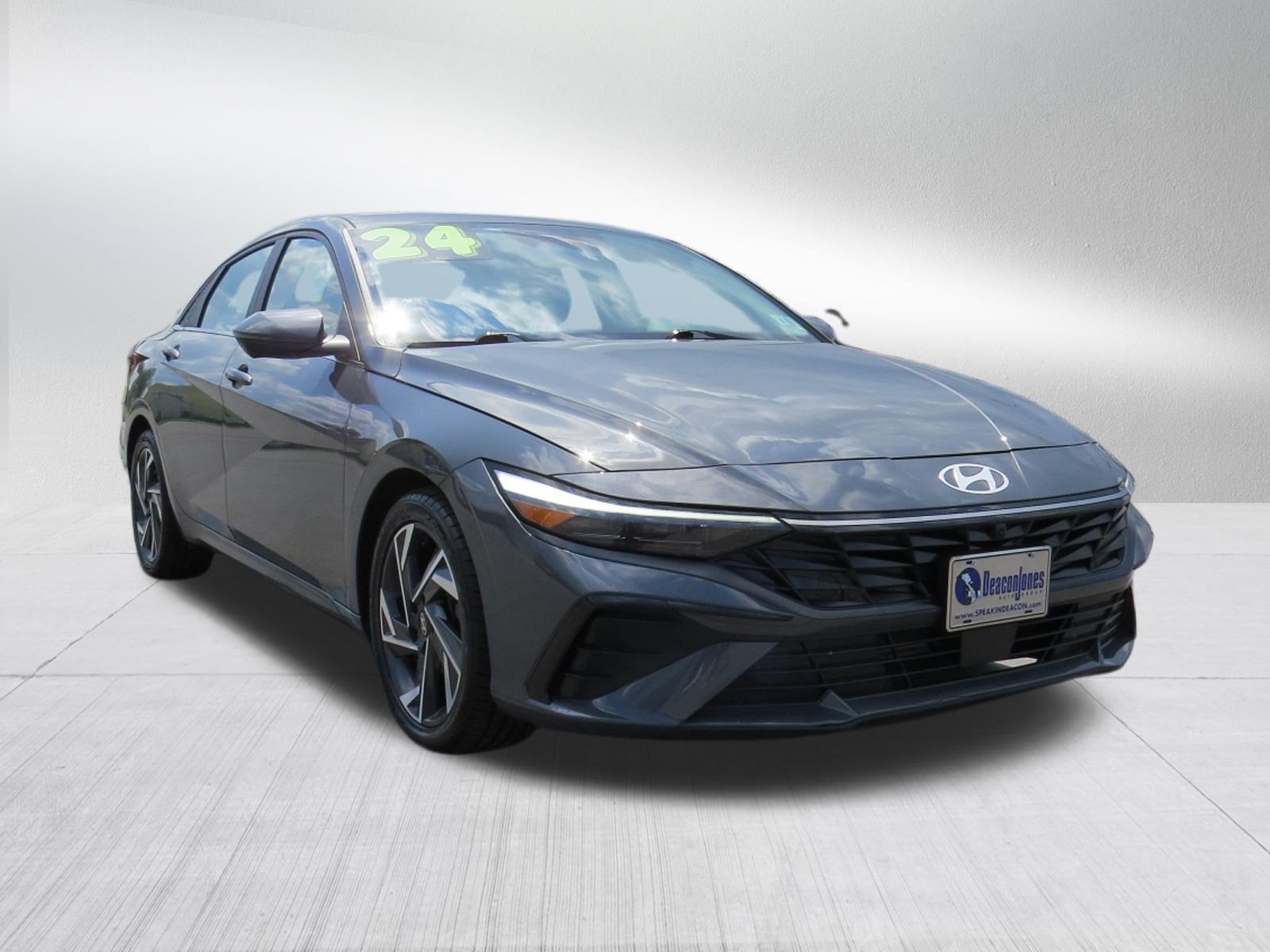 2024 Hyundai Elantra Limited w/ Sunroof