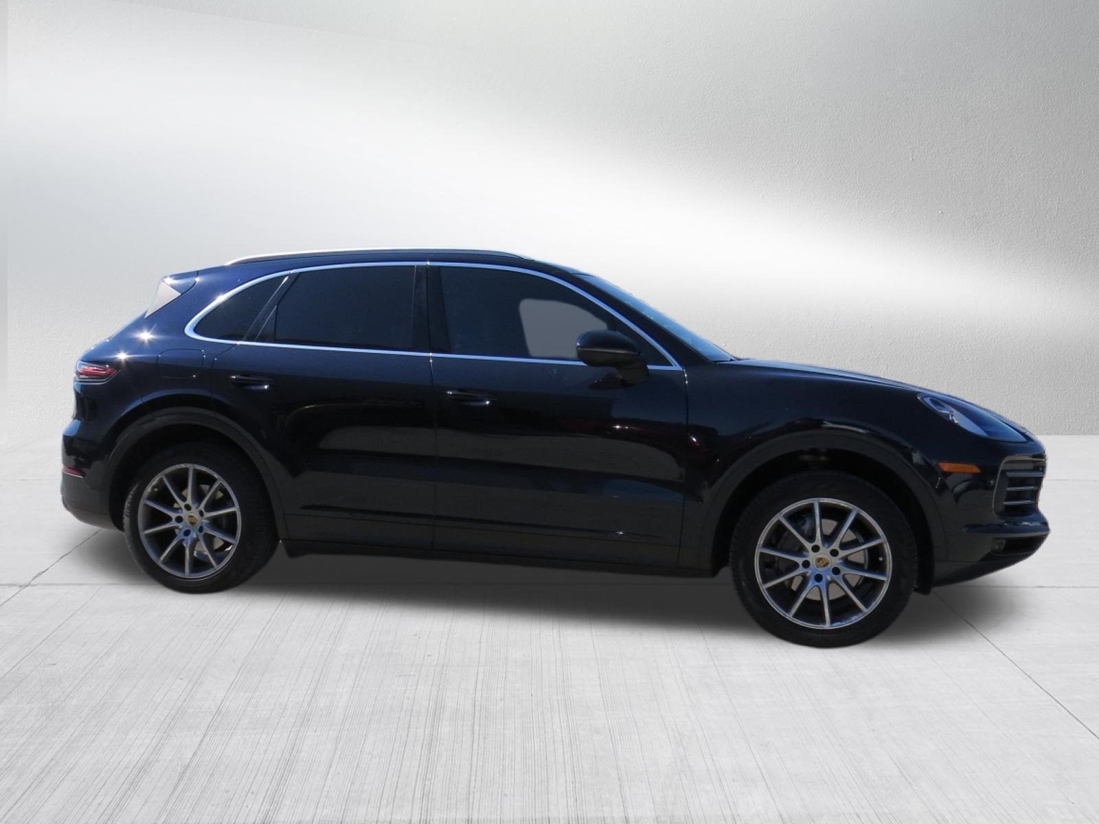 2019 Porsche Cayenne AWD w/ Premium Pkg. & Panoramic Sunroof