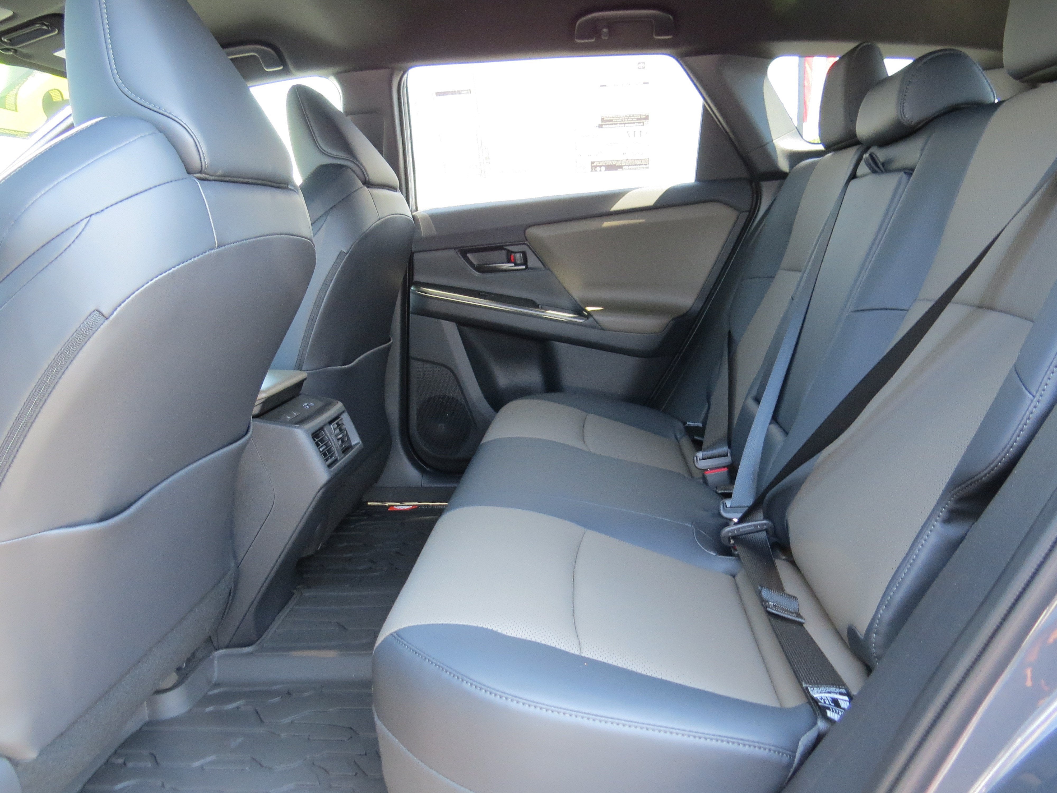 2026 Toyota bZ Woodland AWD (Natl)