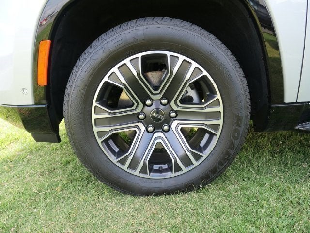 2025 Jeep Wagoneer Base