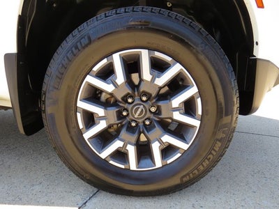 2024 Nissan Frontier SL
