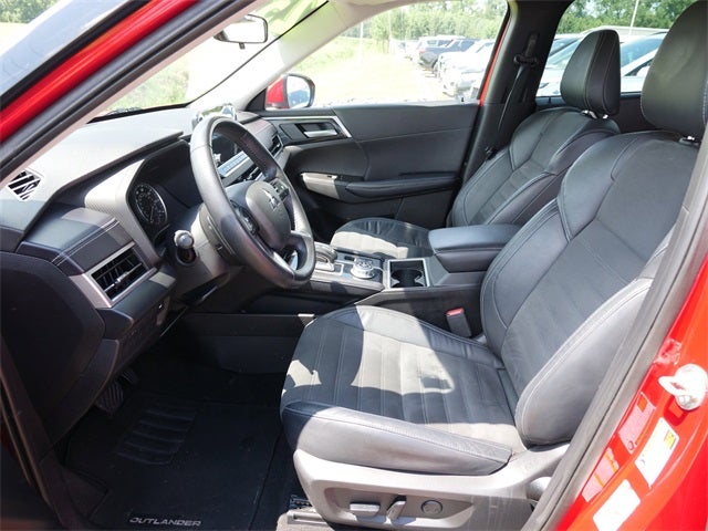 2023 Mitsubishi Outlander SE